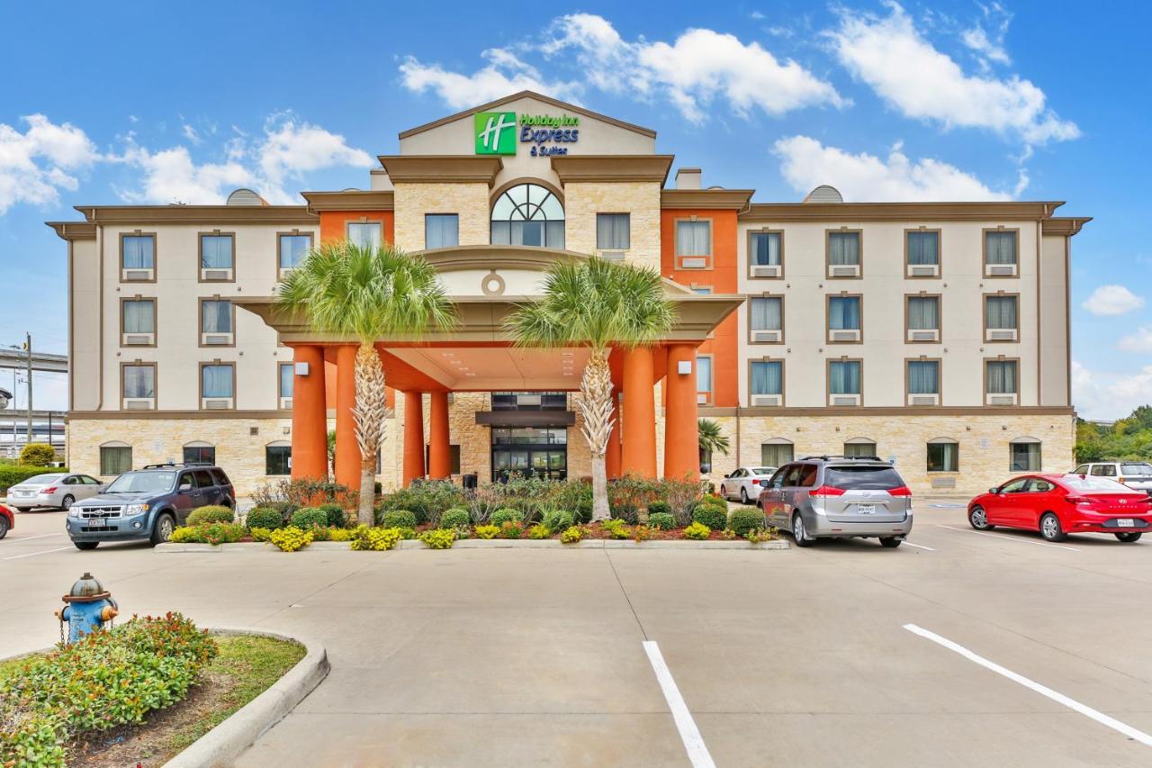 Holiday Inn Express & Suites Houston South - Near Pearland By Ihg Exterior photo