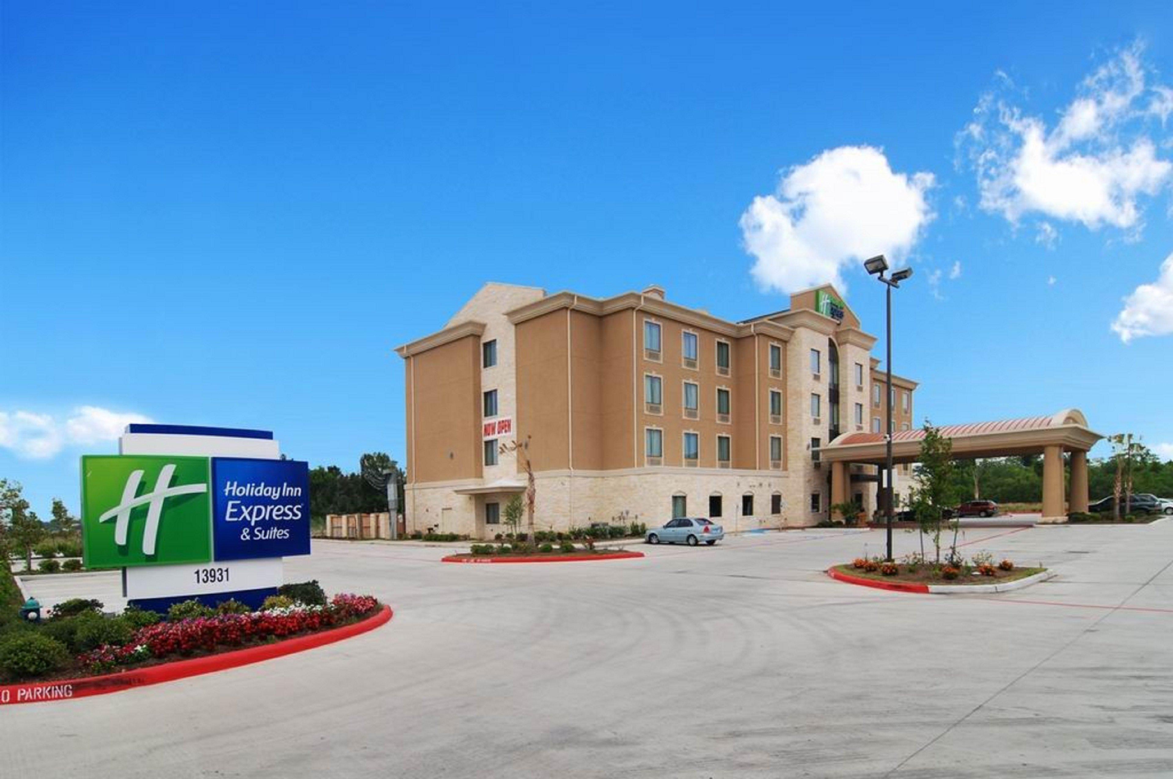 Holiday Inn Express & Suites Houston South - Near Pearland By Ihg Exterior photo