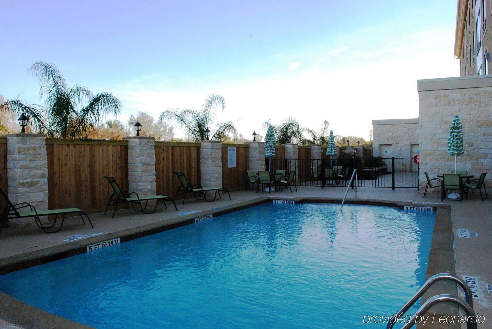Holiday Inn Express & Suites Houston South - Near Pearland By Ihg Exterior photo